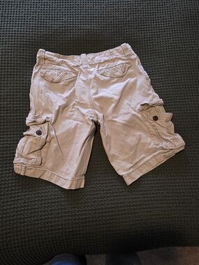 Aeropostale Men's Light Beige Cargo Shorts with Pocket Flaps